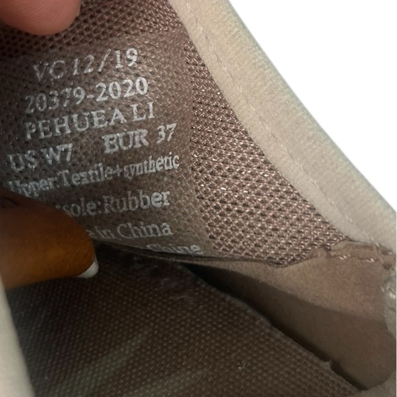 Olukai Pehuea Lī Women SZ 7 Taupe /Canvas Sneaker Lightweight Mesh Comfort Shoes - Picture 3 of 11